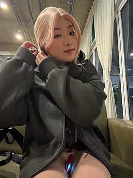 Snapshot of winter11 chatting on 11/29/25, 09:01 winter11 online show from 11/29/25, 09:01