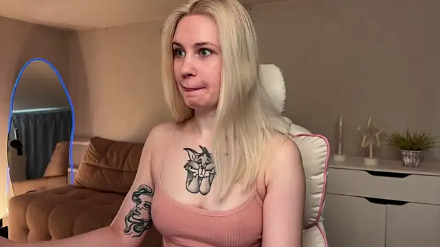 Sofia Kenwood online show from 07/03/26, 03:35