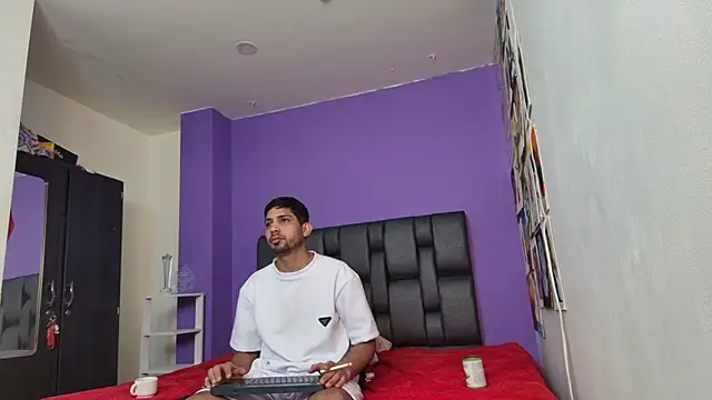 Snapshot of ashtoncooperr chatting on 10/03/25, 05:43 ashtoncooperr online show from 10/03/25, 05:43