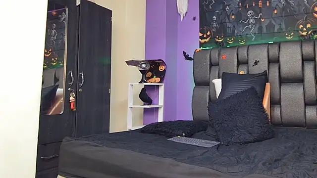 Snapshot of ashtoncooperr chatting on 10/24/25, 06:26 ashtoncooperr online show from 10/24/25, 06:26