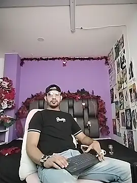 ashtoncooperr online show from 12/21/25, 04:58