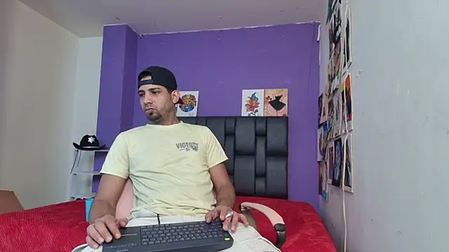 ashtoncooperr online show from 03/23/26, 06:01