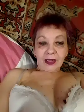 Snapshot of Rose60301 chatting on 10/04/25, 04:27 Rose60301 online show from 10/04/25, 04:27