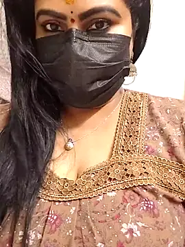 honey-flower online show from 11/17/25, 06:46