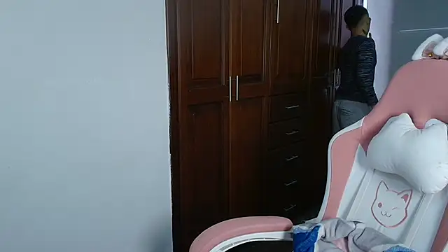 Aleecandrews online show from 09/23/25, 07:39