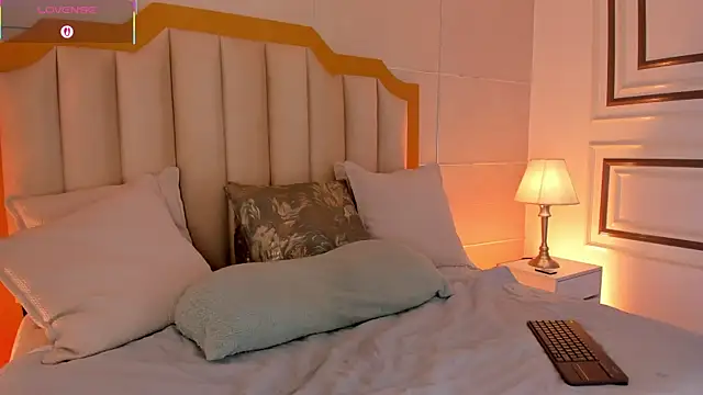 MaddieParker online show from 04/14/26, 08:04