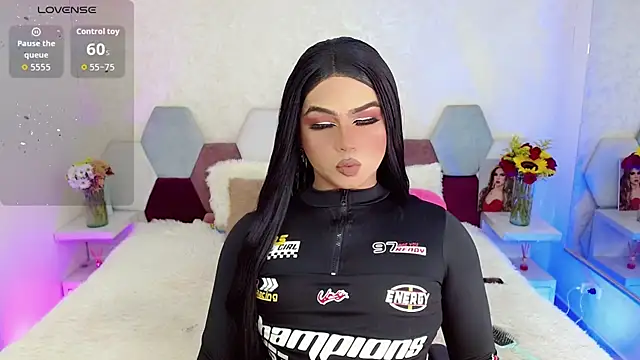 kushina uzumaki75 online show from 11/09/25, 06:06