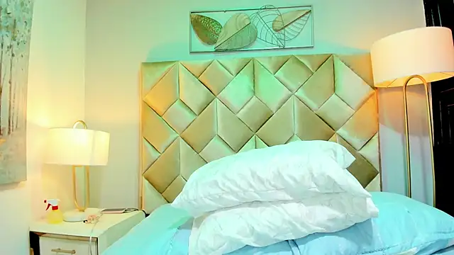 Snapshot of DanniaKross chatting on 09/27/25, 09:25 DanniaKross online show from 09/27/25, 09:25