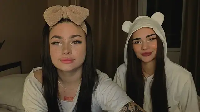 Snapshot of honey_____bunny chatting on 09/21/25, 03:35 honey bunny online show from 09/21/25, 03:35