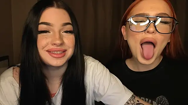 Snapshot of honey_____bunny chatting on 11/19/25, 04:40 honey bunny online show from 11/19/25, 04:40