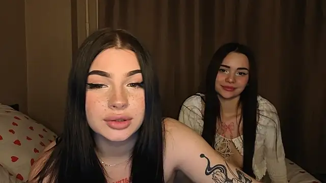 Snapshot of honey_____bunny chatting on 12/04/25, 02:26 honey bunny online show from 12/04/25, 02:26