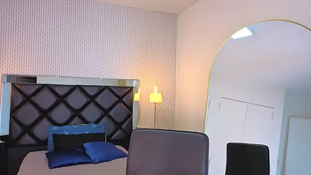 Snapshot of ryo_light chatting on 10/02/25, 08:27 ryo light online show from 10/02/25, 08:27