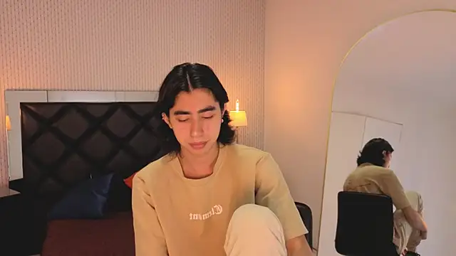 Snapshot of ryo_light chatting on 10/05/25, 08:07 ryo light online show from 10/05/25, 08:07