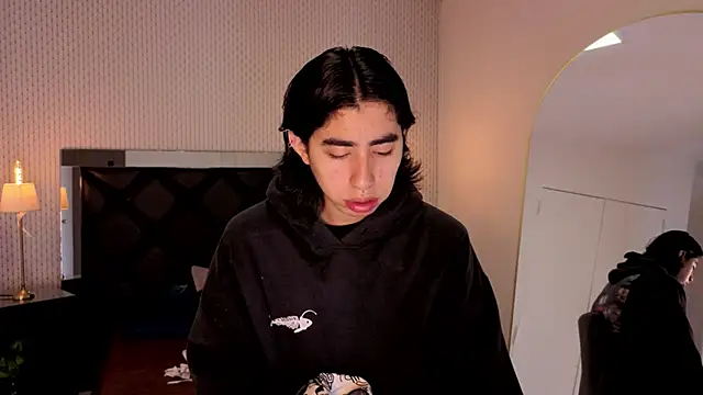 Snapshot of ryo_light chatting on 10/08/25, 08:06 ryo light online show from 10/08/25, 08:06