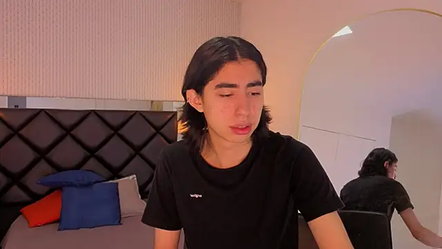 Snapshot of ryo_light chatting on 10/13/25, 08:20 ryo light online show from 10/13/25, 08:20