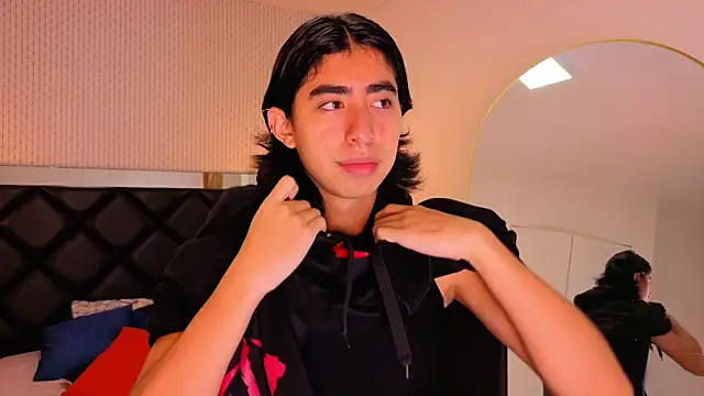 Snapshot of ryo_light chatting on 10/16/25, 08:10 ryo light online show from 10/16/25, 08:10