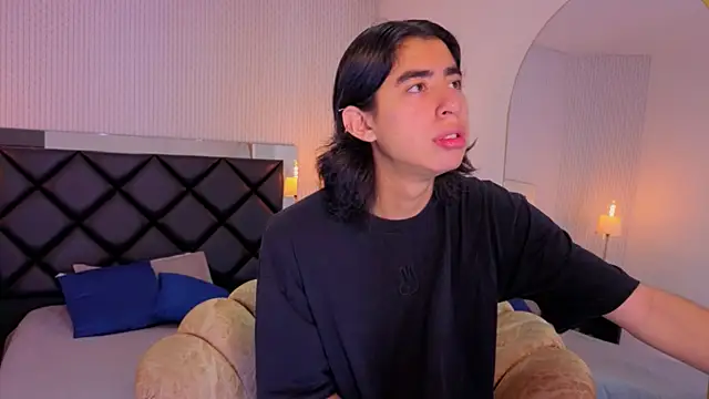 Snapshot of ryo_light chatting on 11/10/25, 08:08 ryo light online show from 11/10/25, 08:08