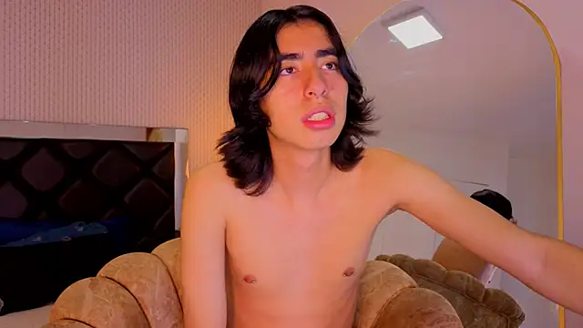 Snapshot of ryo_light chatting on 11/24/25, 09:36 ryo light online show from 11/24/25, 09:36