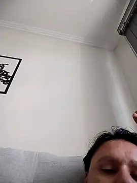 Snapshot of LeoMaduroSP chatting on 09/18/25, 03:03 LeoMaduroSP online show from 09/18/25, 03:03