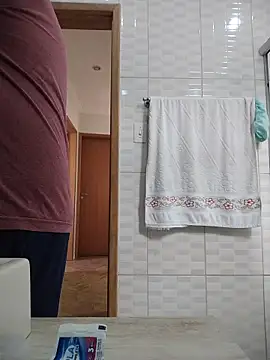 Snapshot of LeoMaduroSP chatting on 09/29/25, 12:21 LeoMaduroSP online show from 09/29/25, 12:21