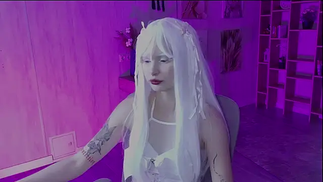 AvaDaviis online show from 10/12/25, 07:51