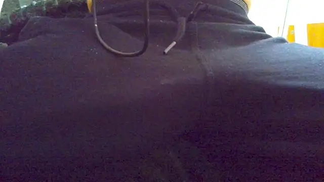 Snapshot of HairyHornyTwinkx chatting on 11/21/25, 03:11 HairyHornyTwinkx online show from 11/21/25, 03:11