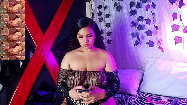 ivonne diaz1 online show from 12/02/25, 08:04