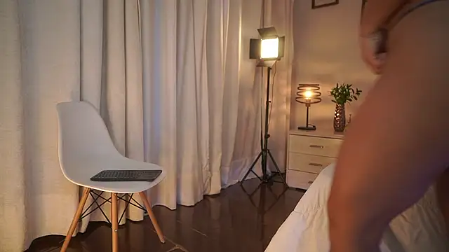 ximena cortez 03 online show from 02/18/26, 10:06