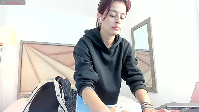 Snapshot of valerieMattson chatting on 10/24/25, 05:53 valerieMattson online show from 10/24/25, 05:53