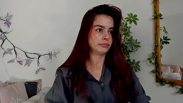 Snapshot of valerieMattson chatting on 11/24/25, 05:45 valerieMattson online show from 11/24/25, 05:45