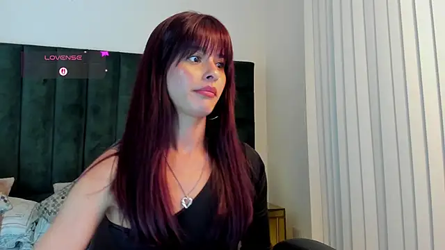 Snapshot of valerieMattson chatting on 12/17/25, 06:14 valerieMattson online show from 12/17/25, 06:14