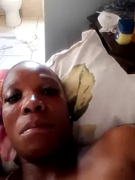 Snapshot of kinkyliciouse23 chatting on 10/10/25, 01:54 kinkyliciouse23 online show from 10/10/25, 01:54