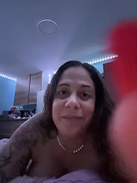 PrettyKittyMia online show from 12/22/25, 04:09