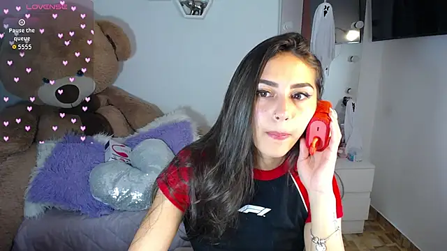 Snapshot of channel-rose1 chatting on 10/19/25, 06:25 channel-rose1 online show from 10/19/25, 06:25