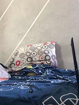 Snapshot of Cesar_Augusto chatting on 10/24/25, 01:29 Cesar Augusto online show from 10/24/25, 01:29