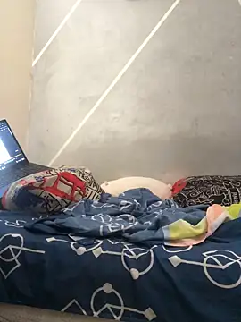 Snapshot of Cesar_Augusto chatting on 11/04/25, 12:15 Cesar Augusto online show from 11/04/25, 12:15