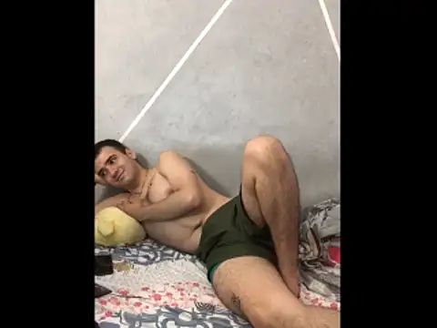 Snapshot of Cesar_Augusto chatting on 11/15/25, 02:35 Cesar Augusto online show from 11/15/25, 02:35