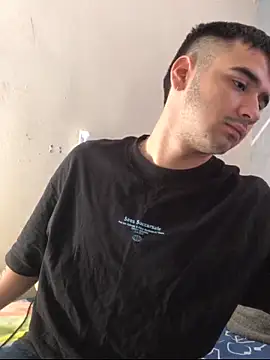 Snapshot of Cesar_Augusto chatting on 02/17/26, 02:02 Cesar Augusto online show from 02/17/26, 02:02