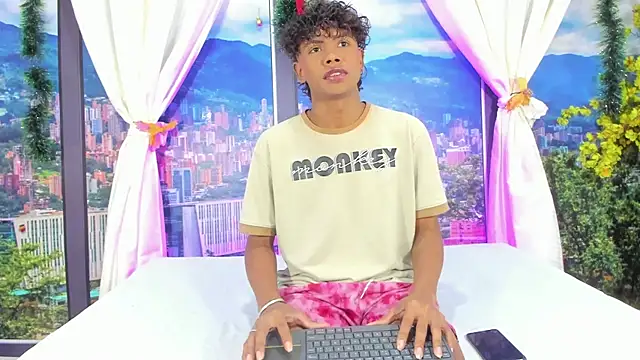 MilthonDelis online show from 12/05/25, 02:20