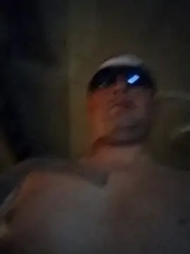 Snapshot of JoeyUhOh chatting on 12/19/25, 09:16 JoeyUhOh online show from 12/19/25, 09:16