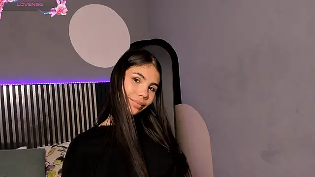 Snapshot of Emilybeltons chatting on 09/30/25, 07:30 Emilybeltons online show from 09/30/25, 07:30