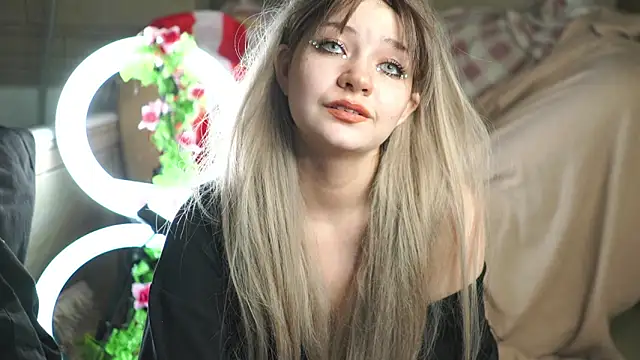 nikoli naw online show from 09/12/25, 04:23