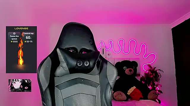 Snapshot of Abbygilx chatting on 10/13/25, 01:27 Abbygilx online show from 10/13/25, 01:27