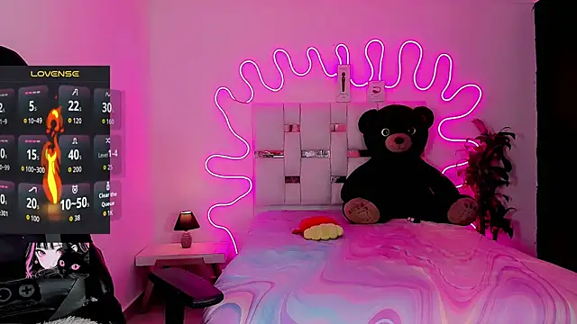 Snapshot of Abbygilx chatting on 10/16/25, 01:17 Abbygilx online show from 10/16/25, 01:17