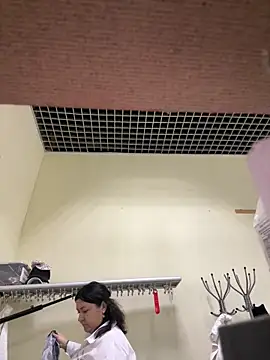 Liza Will online show from 10/16/25, 10:05