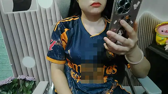 Emachiii online show from 10/06/25, 02:42