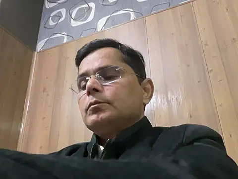 Snapshot of ultimatebooboo chatting on 01/13/26, 12:21 ultimatebooboo online show from 01/13/26, 12:21