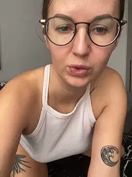 ElizabetBlack online show from 12/20/25, 06:53