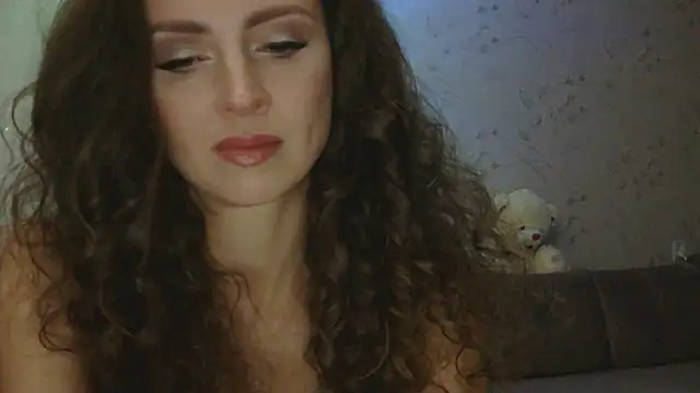 Amber Carrol online show from 11/05/25, 05:24