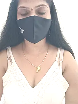 shivani27 online show from 04/12/26, 02:16